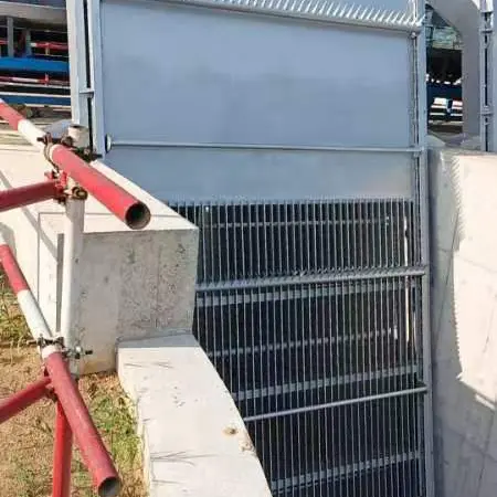 Tooth rake decontamination machine