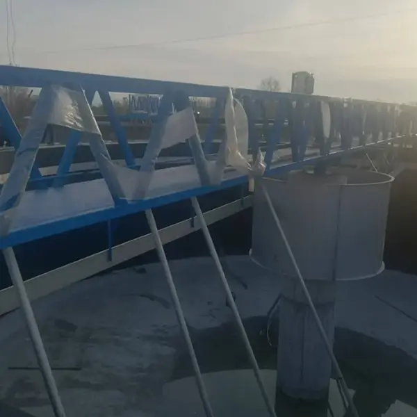 Tangki kepekatan biokimia periferal penghantaran pengikis separuh jambatan