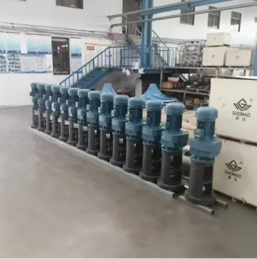 混合設備，例如 V 型攪拌機或槳式攪拌機