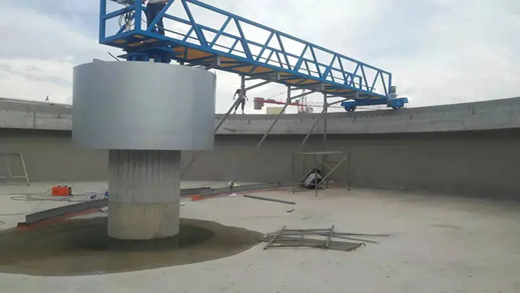 Stainless steel peripheral drive mud scraper