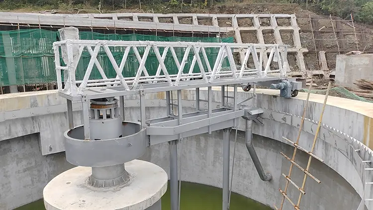 Peripheral bridge scraper