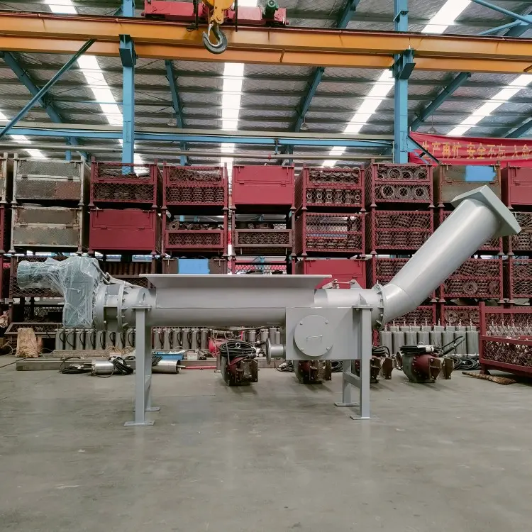 Shaftless screw conveyor press