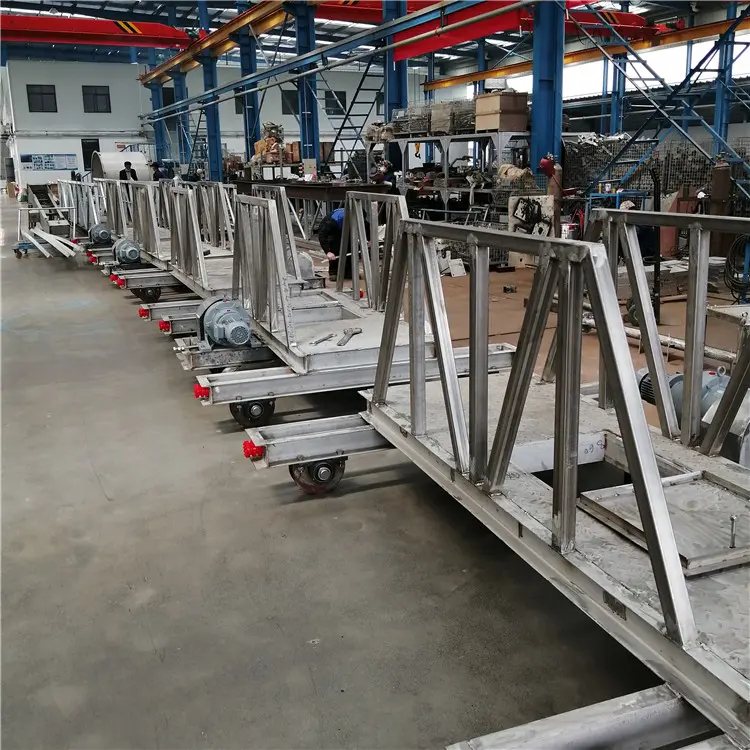 Perimeter bridge type mud scraper bridge frame