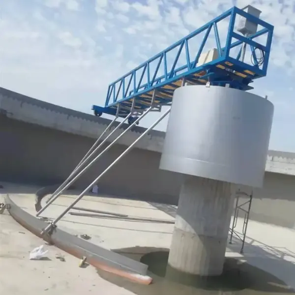 Pengikis pemacu persisian separuh jambatan untuk tangki pemendapan sekunder