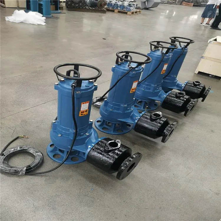 Oxygenating jet aerator for fish pond