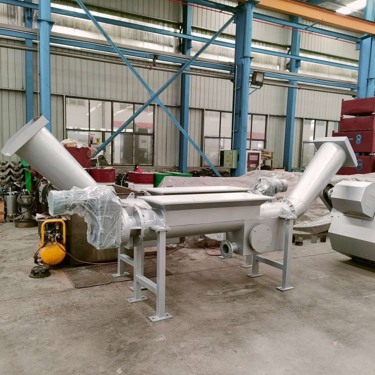 Pretreatment section screen slag press